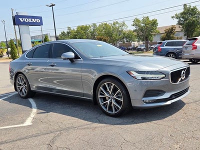 2017 Volvo S90 T6 Momentum