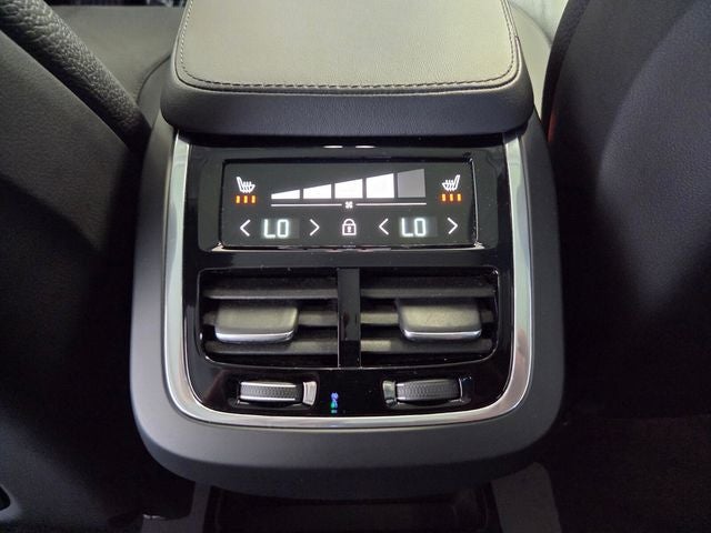 2023 Volvo XC90 B6 Plus 6-Seater