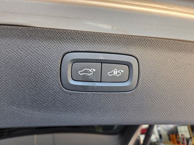 2023 Volvo XC90 B6 Plus 6-Seater
