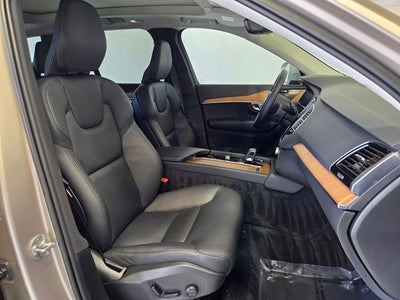 2023 Volvo XC90 B6 Plus 6-Seater