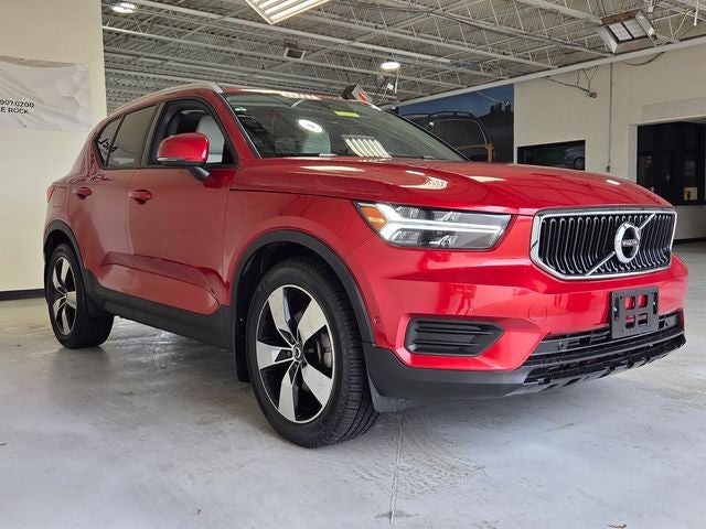 2019 Volvo XC40 Momentum