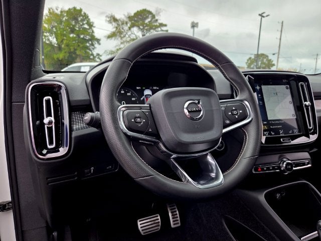 2021 Volvo XC40 R-Design