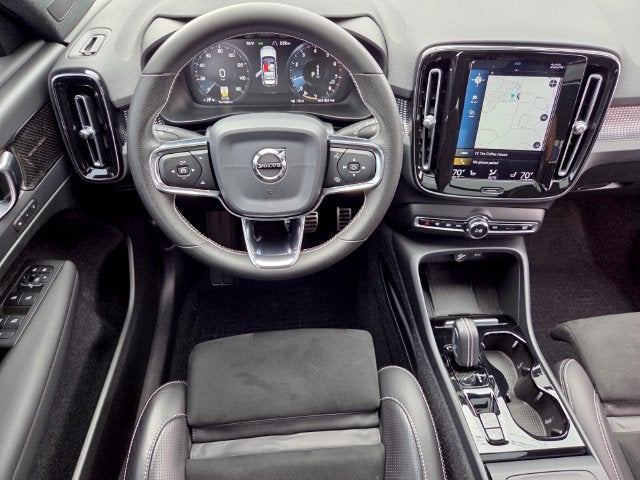 2021 Volvo XC40 R-Design