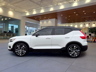 2021 Volvo XC40 R-Design