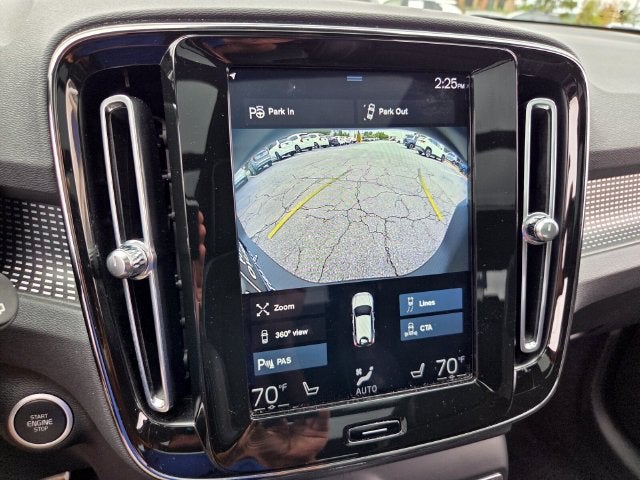 2021 Volvo XC40 R-Design