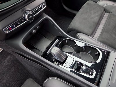 2021 Volvo XC40 R-Design