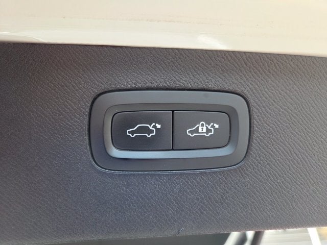 2022 Volvo XC90 T6 Inscription