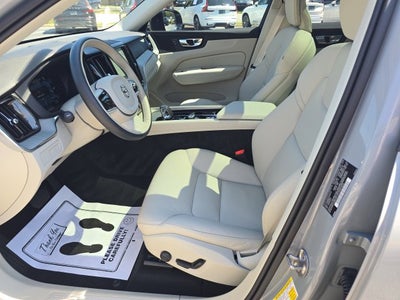 2025 Volvo XC60 Plug-In Hybrid T8 Plus
