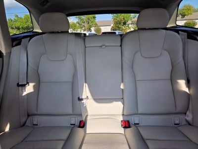 2025 Volvo XC60 Plug-In Hybrid T8 Plus