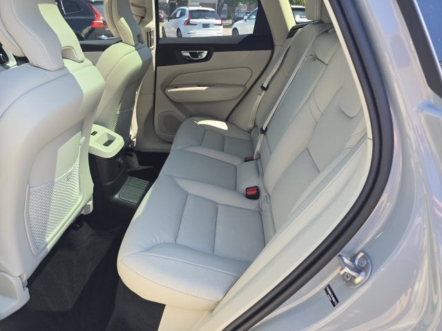2025 Volvo XC60 Plug-In Hybrid T8 Plus