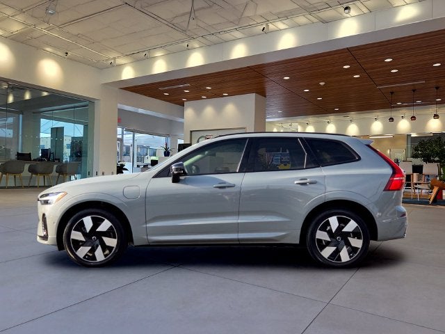 2025 Volvo XC60 Plug-In Hybrid T8 Plus