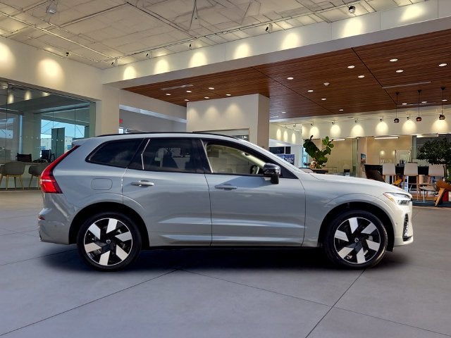 2025 Volvo XC60 Plug-In Hybrid T8 Plus