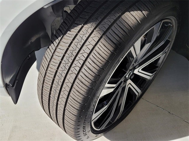 2023 Volvo XC60 B5 Ultimate Bright Theme