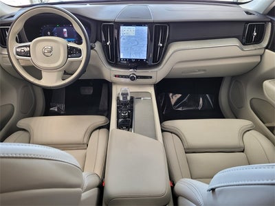 2023 Volvo XC60 B5 Ultimate Bright Theme