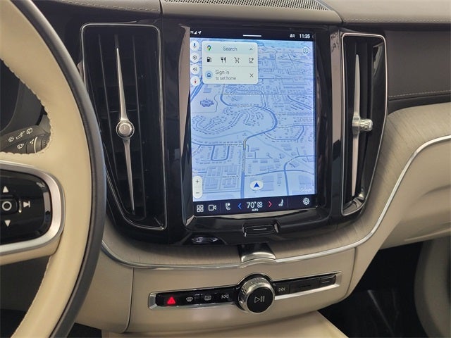 2023 Volvo XC60 B5 Ultimate Bright Theme