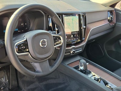 2023 Volvo XC60 B5 Plus Bright Theme