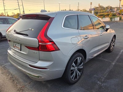 2023 Volvo XC60 B5 Ultimate Bright Theme