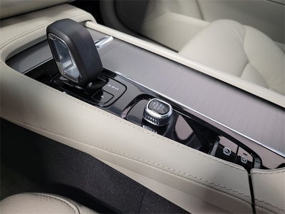 2024 Volvo XC90 B5 Core