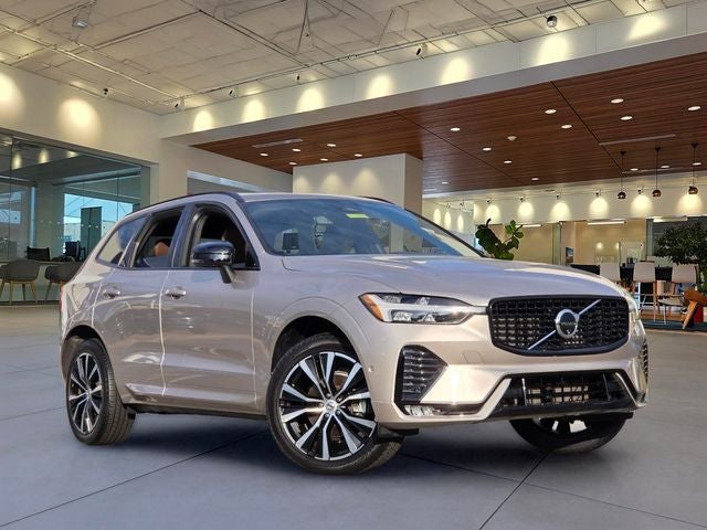 2024 Volvo XC60 B5 Plus Dark Theme