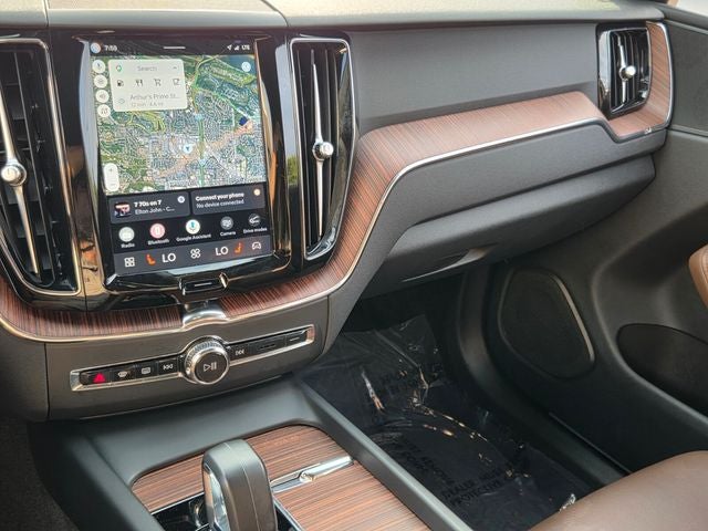 2024 Volvo XC60 B5 Plus Dark Theme