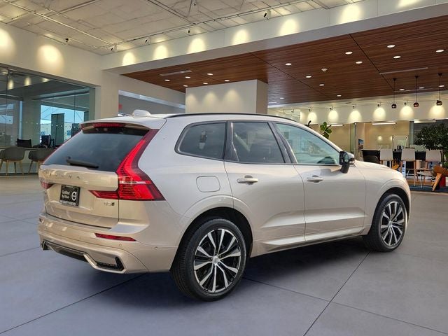 2024 Volvo XC60 B5 Plus Dark Theme
