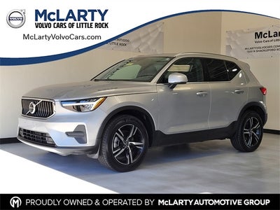 2025 Volvo XC40 B5 Core