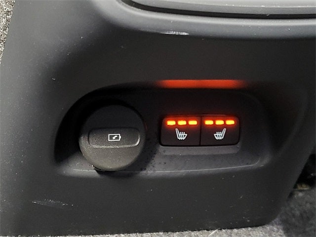 2025 Volvo XC40 B5 Core