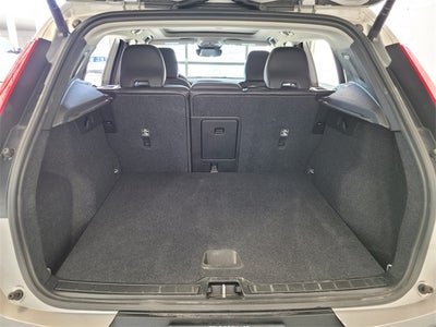 2025 Volvo XC40 B5 Core