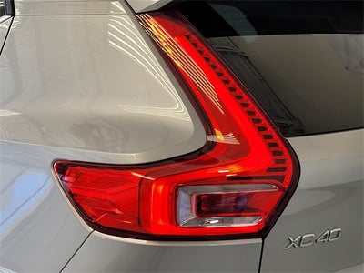 2025 Volvo XC40 B5 Core