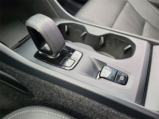 2025 Volvo XC40 B5 Core