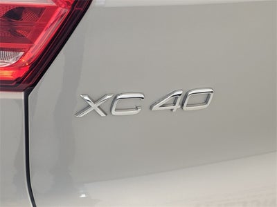2025 Volvo XC40 B5 Core