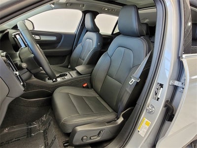 2025 Volvo XC40 B5 Core