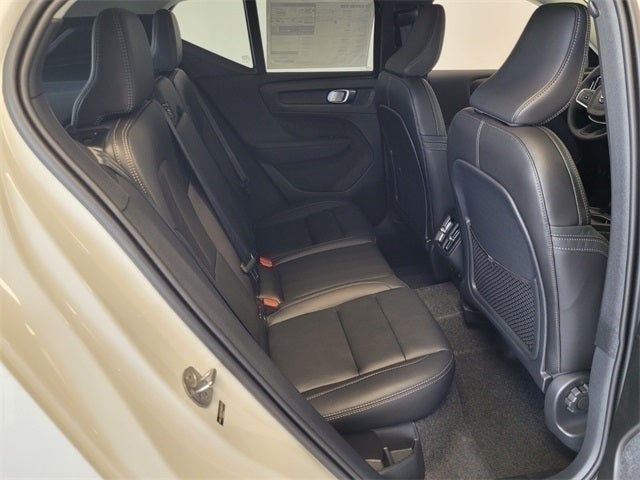 2026 Volvo XC40 B5 Core