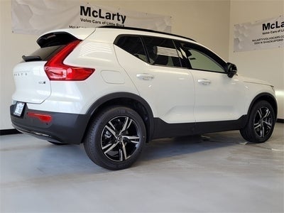 2026 Volvo XC40 B5 Core