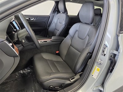 2025 Volvo V60 Cross Country B5 Plus