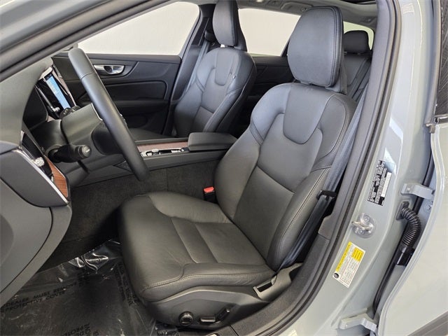 2025 Volvo V60 Cross Country B5 Plus