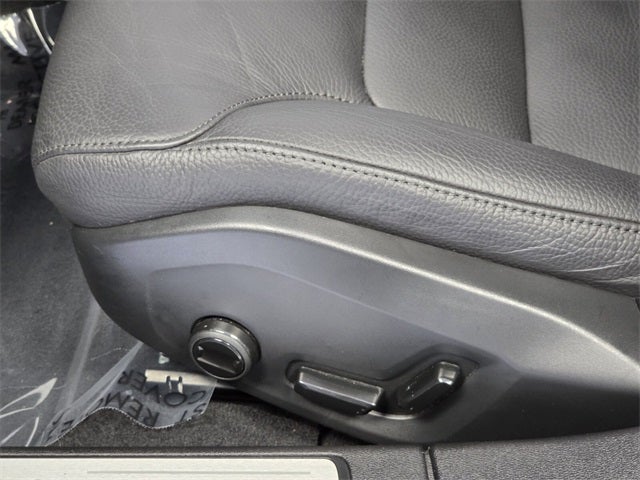 2025 Volvo V60 Cross Country B5 Plus