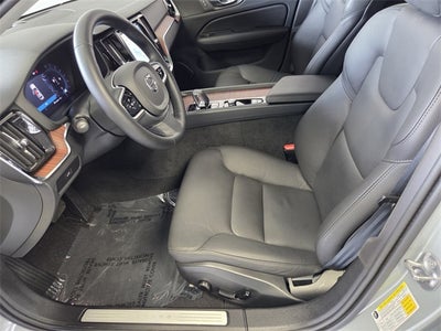 2025 Volvo V60 Cross Country B5 Plus