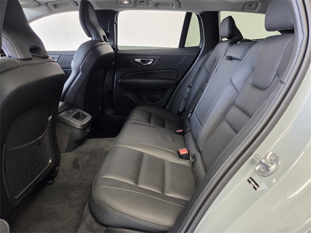 2025 Volvo V60 Cross Country B5 Plus