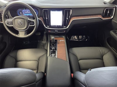 2025 Volvo V60 Cross Country B5 Plus