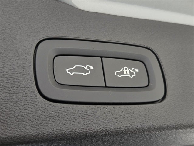 2025 Volvo V60 Cross Country B5 Plus