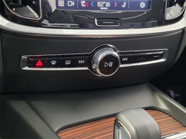 2025 Volvo V60 Cross Country B5 Plus