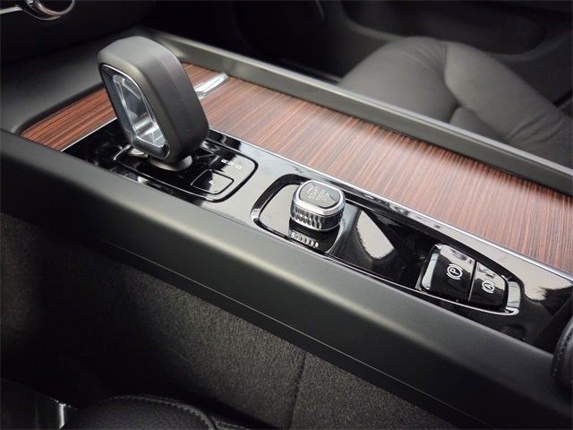 2025 Volvo V60 Cross Country B5 Plus