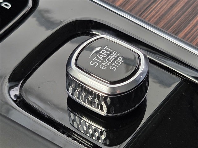 2025 Volvo V60 Cross Country B5 Plus