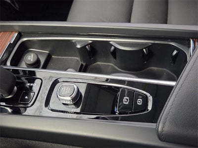 2025 Volvo V60 Cross Country B5 Plus