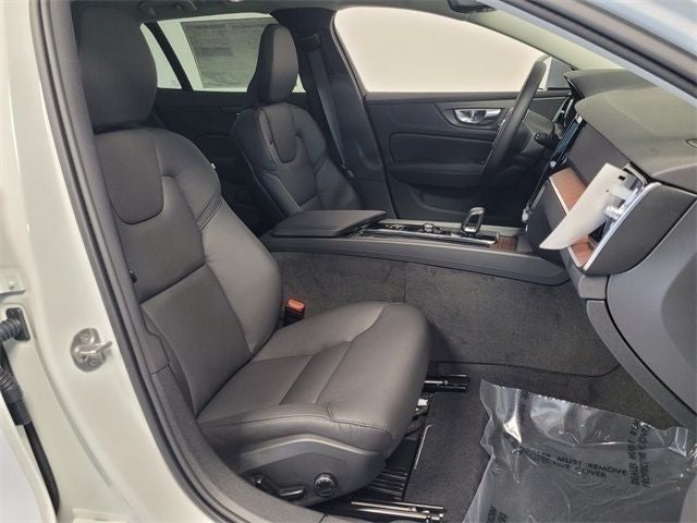 2026 Volvo V60 Cross Country B5 Plus