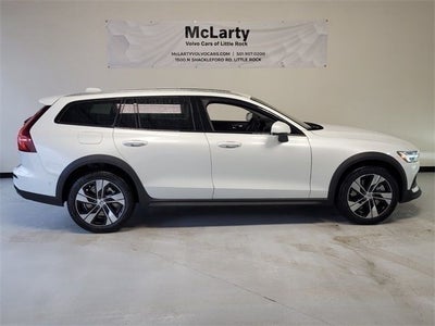 2026 Volvo V60 Cross Country B5 Plus