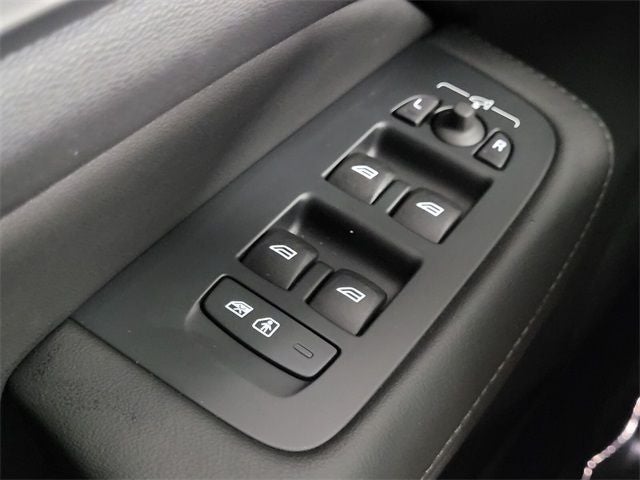 2026 Volvo V60 Cross Country B5 Plus