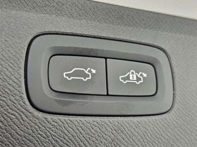 2025 Volvo XC90 B5 Plus 2025.5