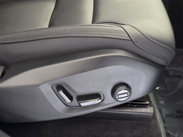 2025 Volvo XC90 B5 Plus 2025.5